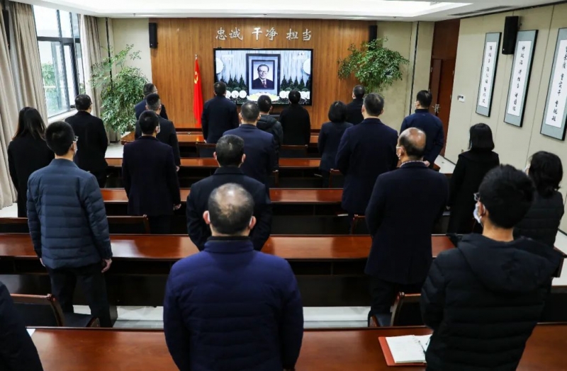 南充文化旅游職業(yè)學(xué)院師生沉痛悼念江澤民同志