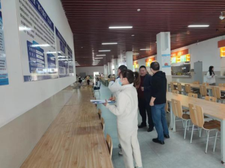 南充市市場監(jiān)督管理局來我校開展食品安全專項(xiàng)檢查